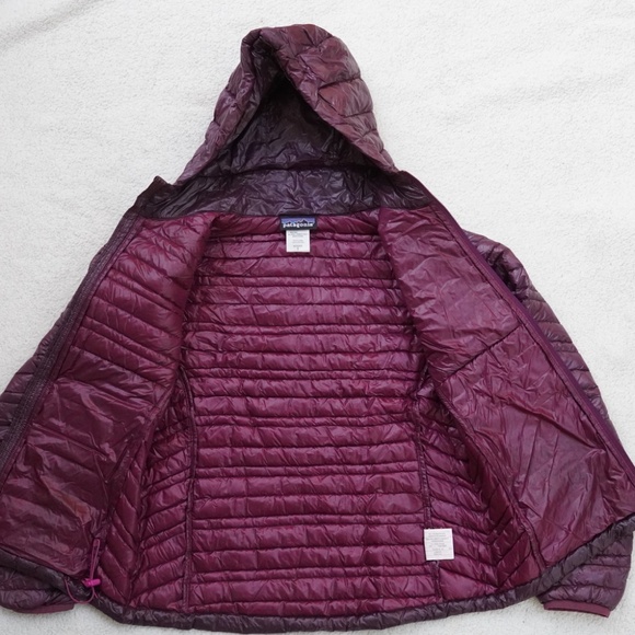 Patagonia Ultralight Down Jacket Hoody - Picture 8 of 8
